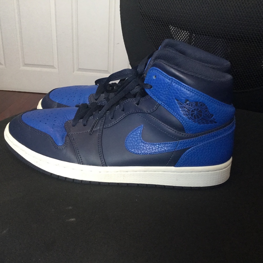 Jordan 1 Retro Mid GS 'Obsidian Royal' pre owned